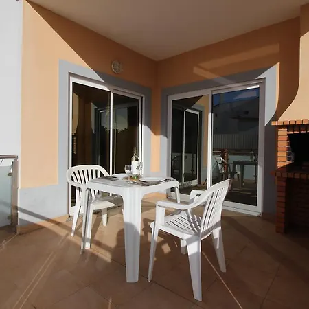 Oura Pereira Апартаменти