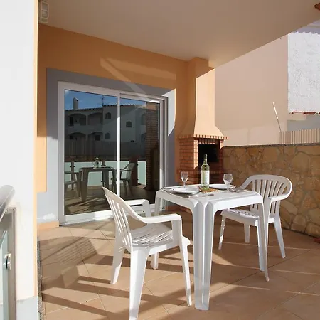 Oura Pereira Appartement *