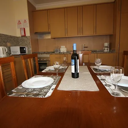 Oura Pereira Appartement *