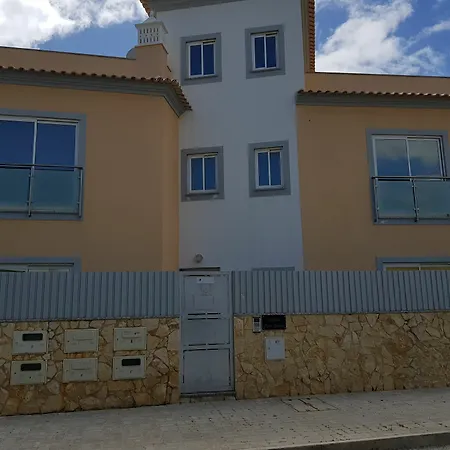 Oura Pereira *